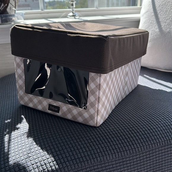 Thirty-One Storage Container w/lid - Picture 2 of 3